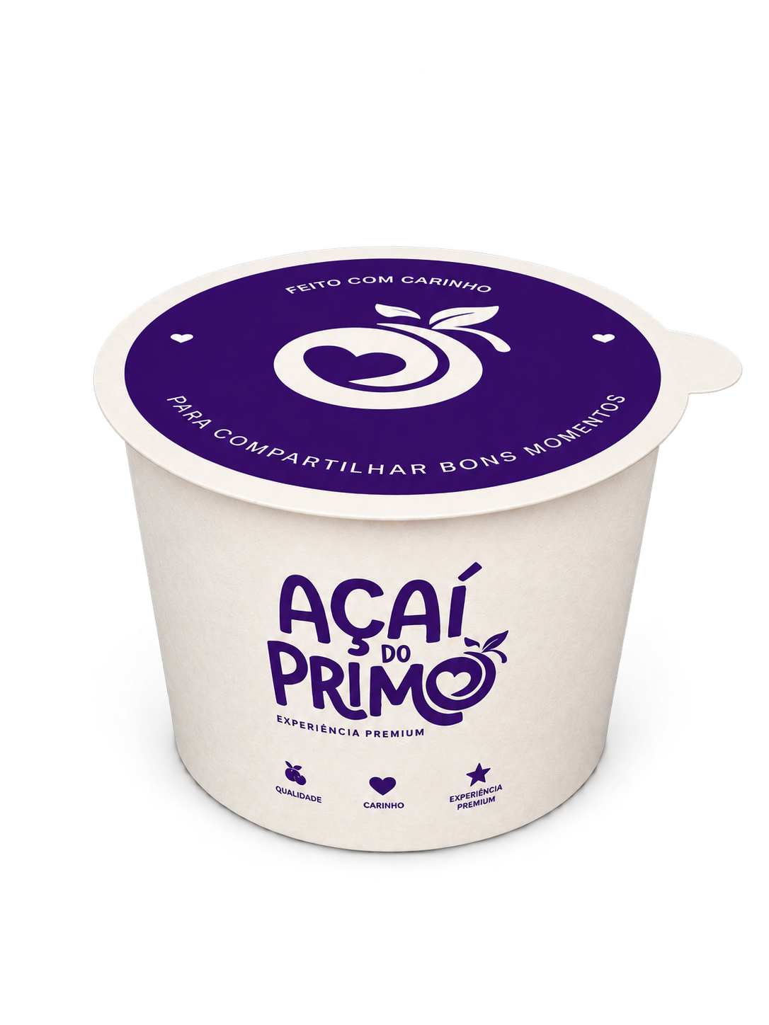 Copo fechado do Açaí do Primo, com embalagem creme e tampa roxa, recortado sobre fundo creme